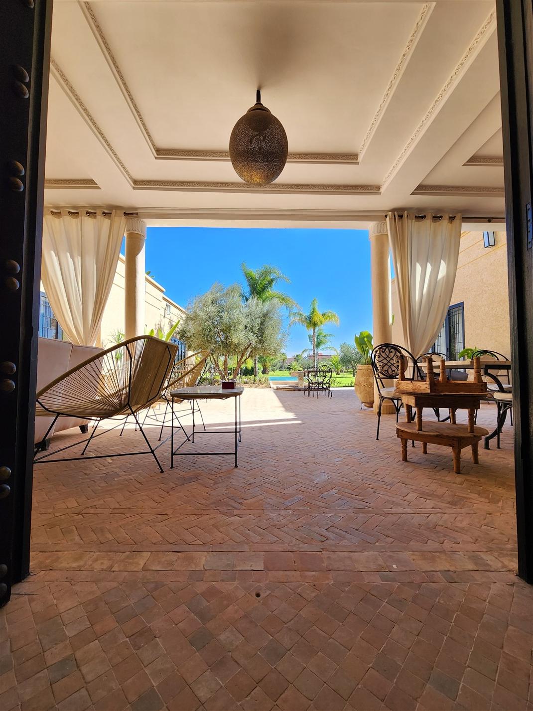 Villa haut standing Route de Fès Marrakech – 800m², 5+3 suites, piscine (VFE309B) – photo 9