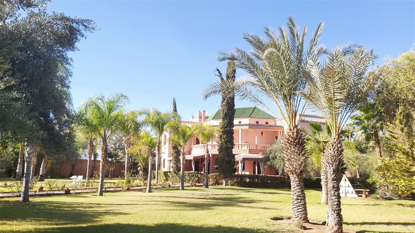Palais Villa à Vendre Route de Fès Marrakech – 6 Chambres, 500m², Terrain 1 Ha, Piscine (VFE5) – photo 4