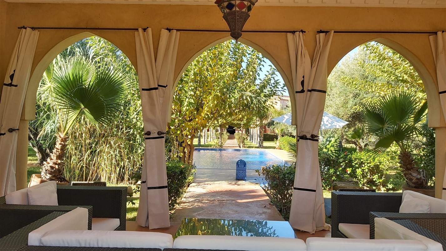 Palais Villa à Vendre Route de Fès Marrakech – 6 Chambres, 500m², Terrain 1 Ha, Piscine (VFE5) – photo 6