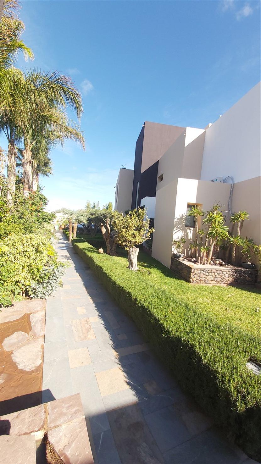 Villa luxe Route de Fès Marrakech – 650m², 5 suites, design contemporain (VFE6) – photo 11