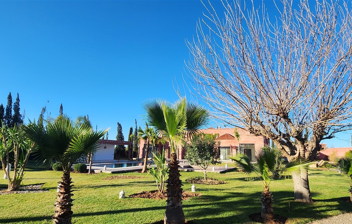 Villa de Luxe à Vendre Route de Fès Marrakech – 6 Suites 750m², Terrain 5000m², Piscine 20m (VFE9) – photo 1