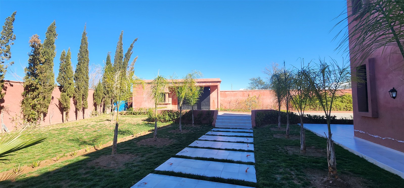 Villa de Luxe à Vendre Route de Fès Marrakech – 6 Suites 750m², Terrain 5000m², Piscine 20m (VFE9) – photo 10