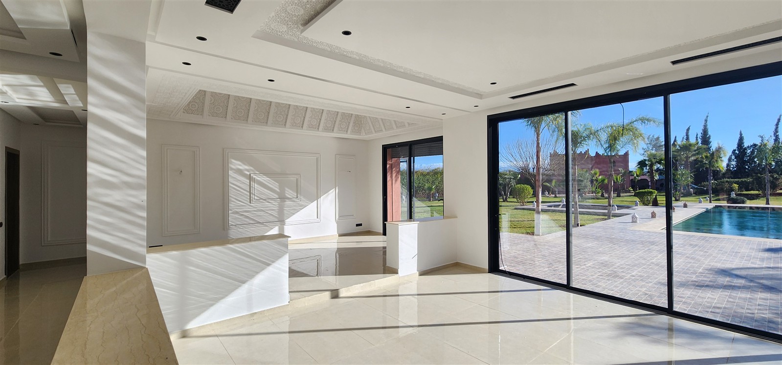 Villa de Luxe à Vendre Route de Fès Marrakech – 6 Suites 750m², Terrain 5000m², Piscine 20m (VFE9) – photo 15