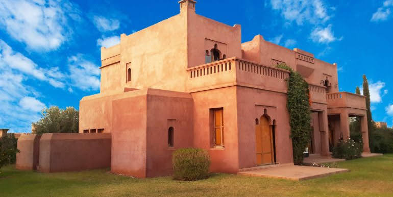 Villa à Vendre Route de l'Ourika Marrakech – 4 Suites 498m², Terrain 4123m², Piscine, Style Ksar (VOU7) – photo 2