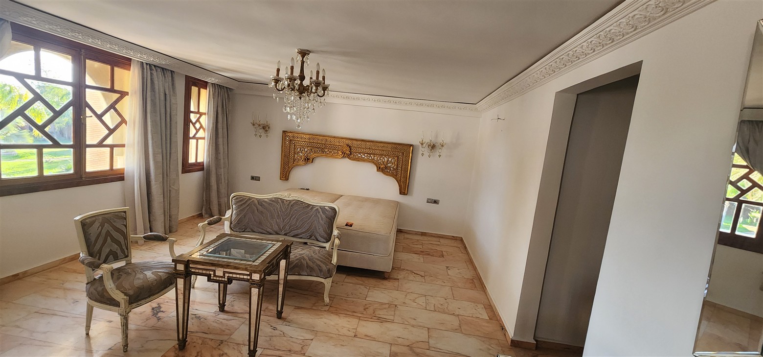 Palais d'hôtes néo-oriental Route de l'Ourika Marrakech – 1572m², 13 suites, 1.25 ha (VOU8) – photo 19