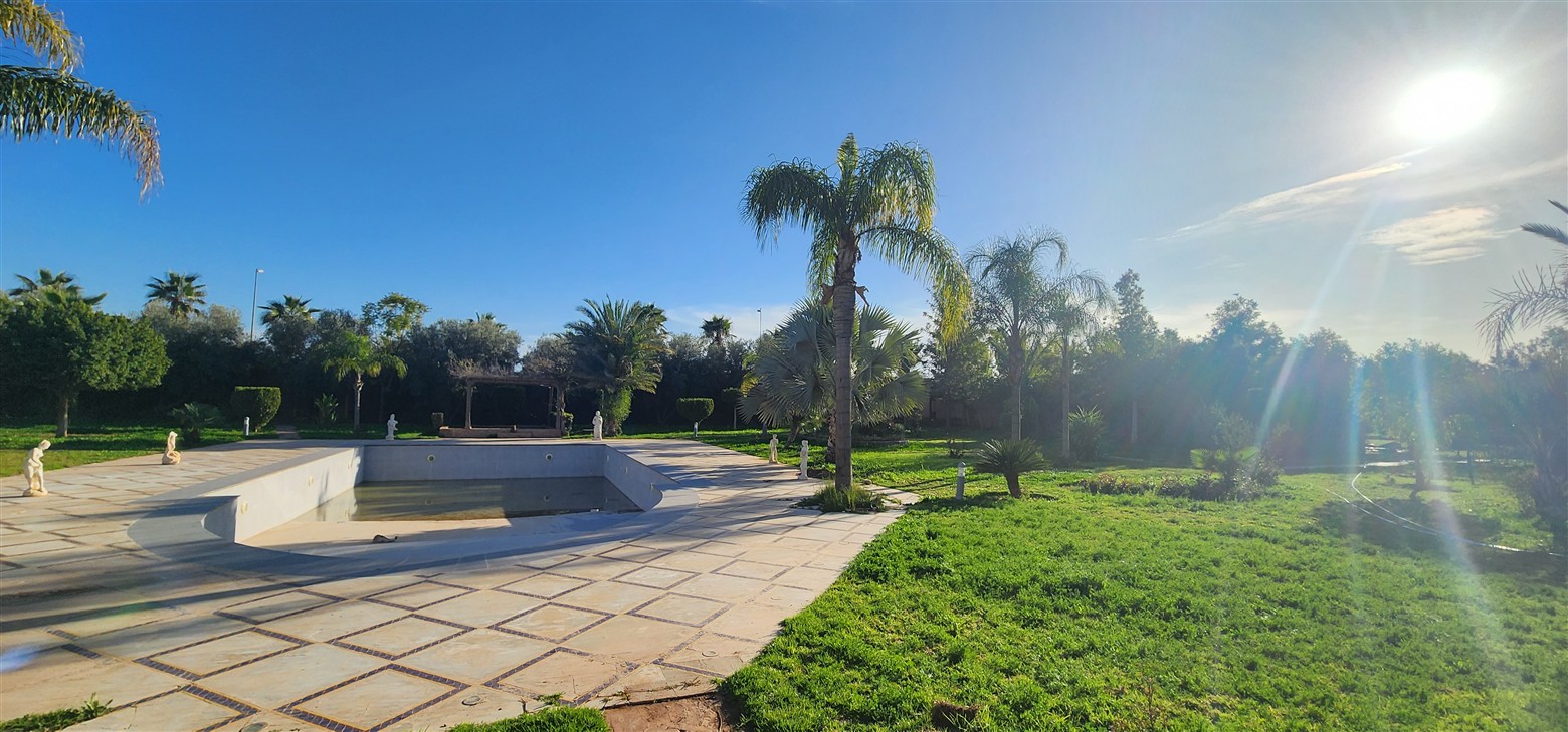 Palais d'hôtes néo-oriental Route de l'Ourika Marrakech – 1572m², 13 suites, 1.25 ha (VOU8) – photo 2