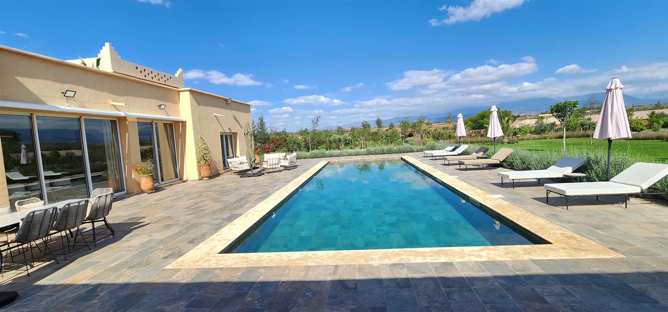 Villa à Vendre Route de l'Ourika Marrakech – 5 Chambres, 450m², Terrain 5020m², Piscine, Vue Atlas (VOU9) – photo 3