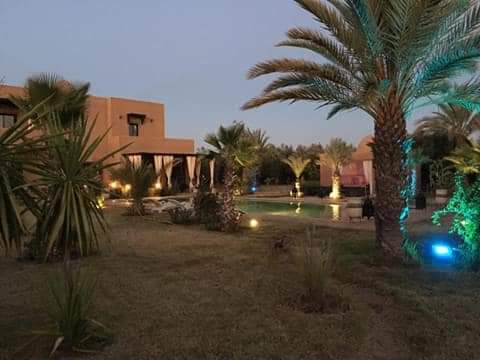 Villa de Luxe à Vendre Route de Sidi Abdellah Ghiat Marrakech – 4 Suites, 550m², Parc 7000m², Piscine (VSAG1) – photo 2