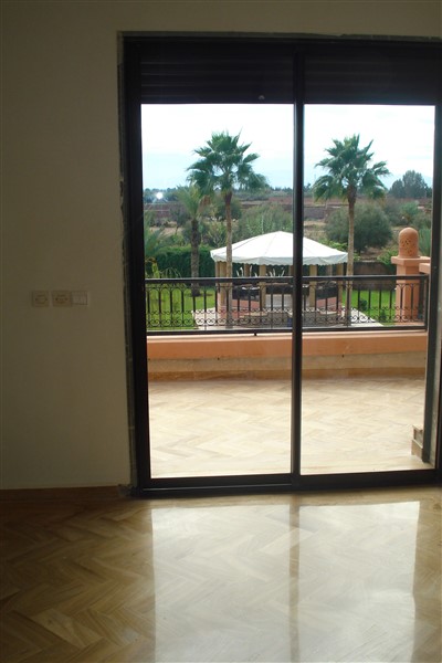 Villa d'Architecte à Vendre Route de Ouarzazate Marrakech – 7 Suites, 633m², Piscine, Proche Golfs (VZA309D) – photo 23