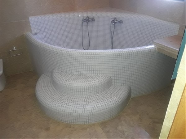 Villa d'Architecte à Vendre Route de Ouarzazate Marrakech – 7 Suites, 633m², Piscine, Proche Golfs (VZA309D) – photo 28