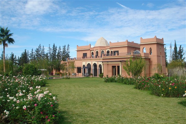 Villa d'Architecte à Vendre Route de Ouarzazate Marrakech – 7 Suites, 633m², Piscine, Proche Golfs (VZA309D) – photo 5