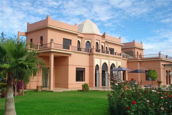 Villa d'Architecte à Vendre Route de Ouarzazate Marrakech – 7 Suites, 633m², Piscine, Proche Golfs (VZA309D) – photo 6