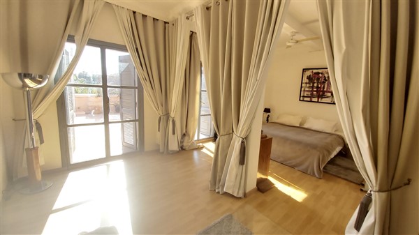 Villa à Vendre Golf Amelkis Marrakech – 5+1 Chambres, 380m², Piscine, Jardin 1600m² (VZA318) – photo 13