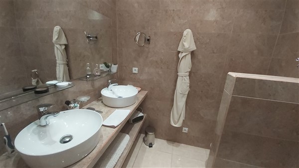 Villa à Vendre Golf Amelkis Marrakech – 5+1 Chambres, 380m², Piscine, Jardin 1600m² (VZA318) – photo 19