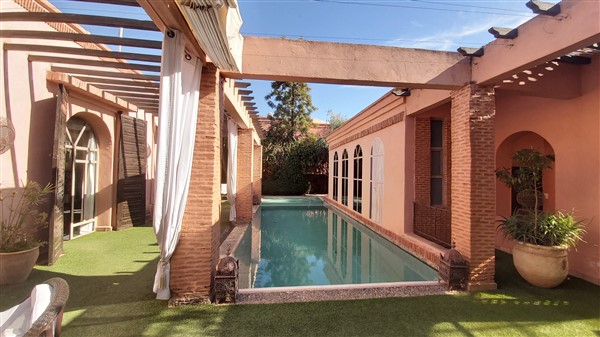 Villa à Vendre Golf Amelkis Marrakech – 5+1 Chambres, 380m², Piscine, Jardin 1600m² (VZA318) – photo 3