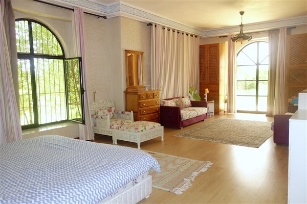 Palais luxe Route de Ouarzazate Marrakech – 1393m², 8 suites, 2.5 ha, piscine (VZA4) – photo 18