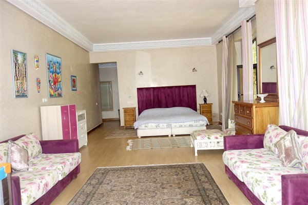 Palais luxe Route de Ouarzazate Marrakech – 1393m², 8 suites, 2.5 ha, piscine (VZA4) – photo 19