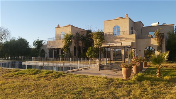 Palais luxe Route de Ouarzazate Marrakech – 1393m², 8 suites, 2.5 ha, piscine (VZA4) – photo 3