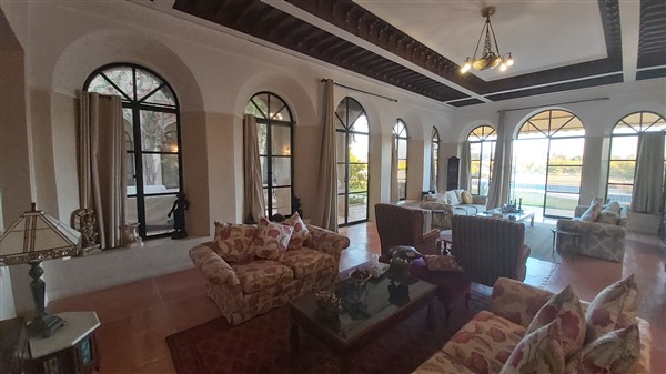 Palais luxe Route de Ouarzazate Marrakech – 1393m², 8 suites, 2.5 ha, piscine (VZA4) – photo 6